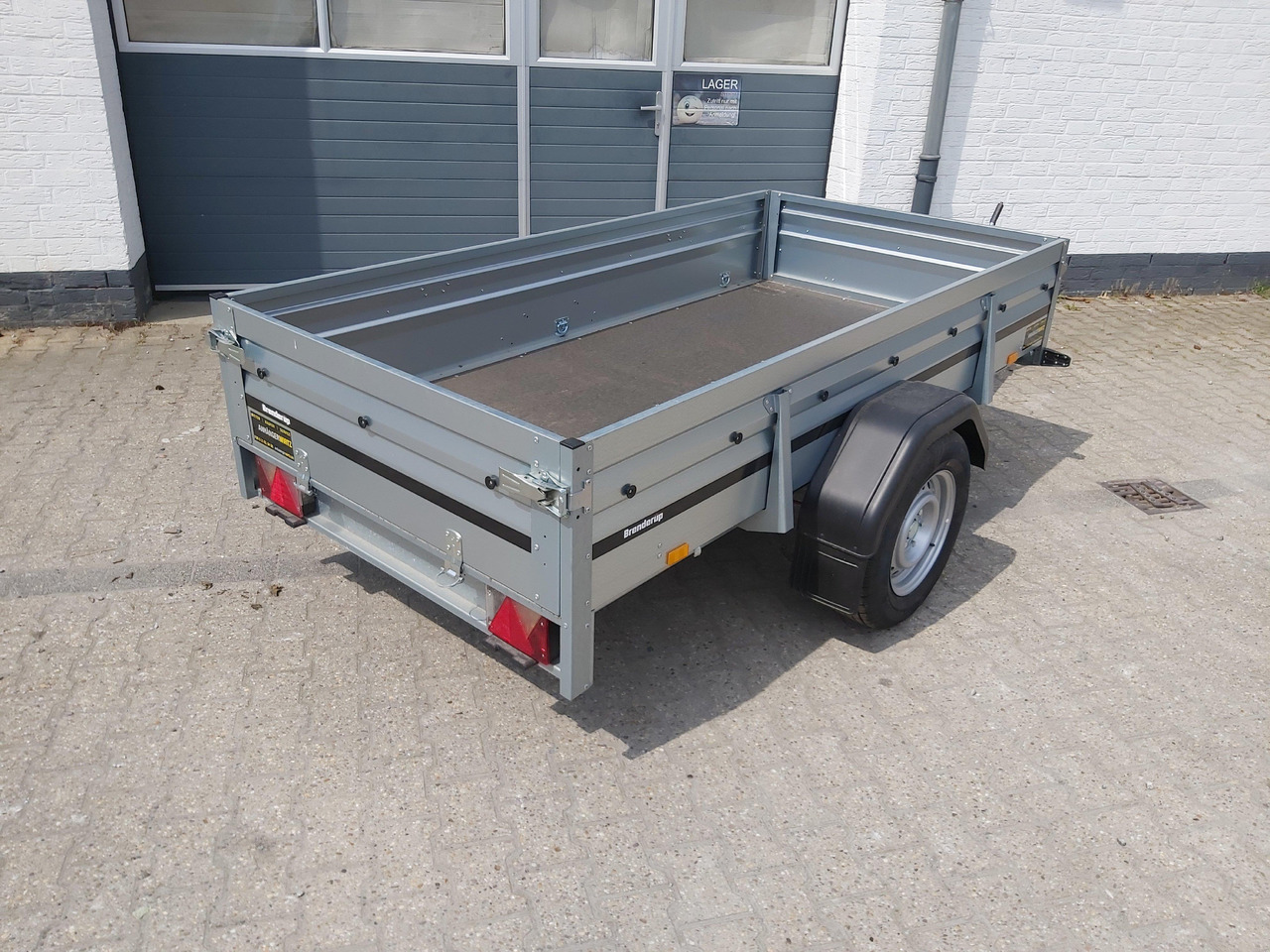 Brenderup 2260 SB 1300 258x128x40cm Stahl klappbare Vorderwand 1300kg Winter Aktion 311796 - Remolque de coche: foto 4 Brenderup 2260 SB 1300 258x128x40cm Stahl klappbare Vorderwand 1300kg Winter Aktion 311796 - Remolque de coche: foto 4