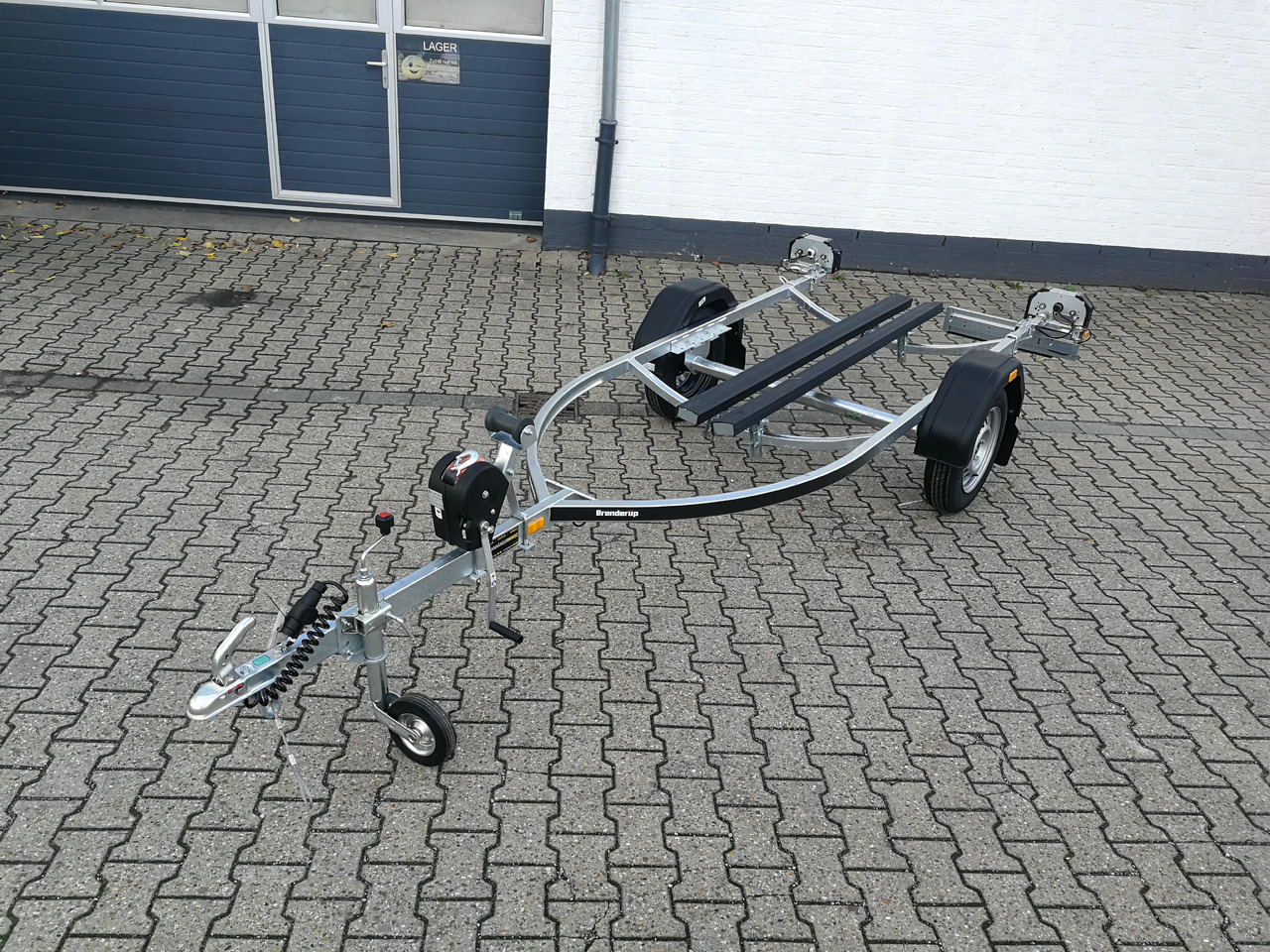 Brenderup Boot Jetski Trailer 8815UB PWC10750UBRX Langauflagen Seilwinde ( Gurtband) 750kg 311367 - Remolque para barco: foto 2 Brenderup Boot Jetski Trailer 8815UB PWC10750UBRX Langauflagen Seilwinde ( Gurtband) 750kg 311367 - Remolque para barco: foto 2