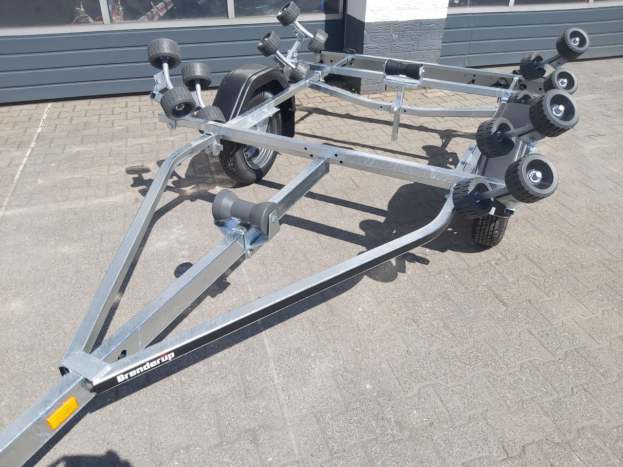 Brenderup Bootsanhänger Schlauchbootanhänger 150600UB RBX 600kg Januar online Aktion - Remolque para barco: foto 2 Brenderup Bootsanhänger Schlauchbootanhänger 150600UB RBX 600kg Januar online Aktion - Remolque para barco: foto 2