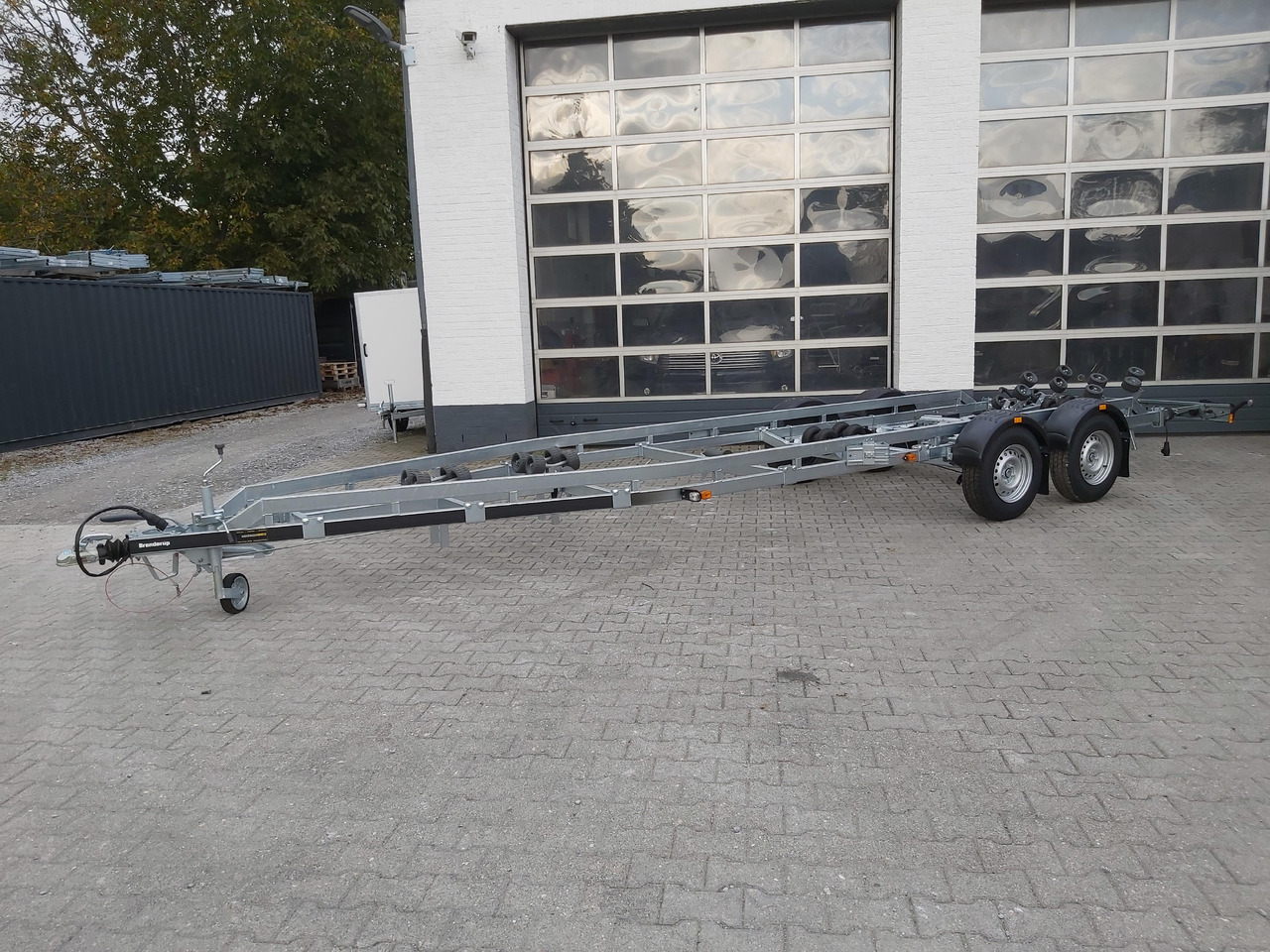 Brenderup Bootstrailer 26300TB SR X-Line bis 7,8 26 Fuß Superrollen Windenstand 3000kg Abverkauf - Remolque para barco: foto 1 Brenderup Bootstrailer 26300TB SR X-Line bis 7,8 26 Fuß Superrollen Windenstand 3000kg Abverkauf - Remolque para barco: foto 1