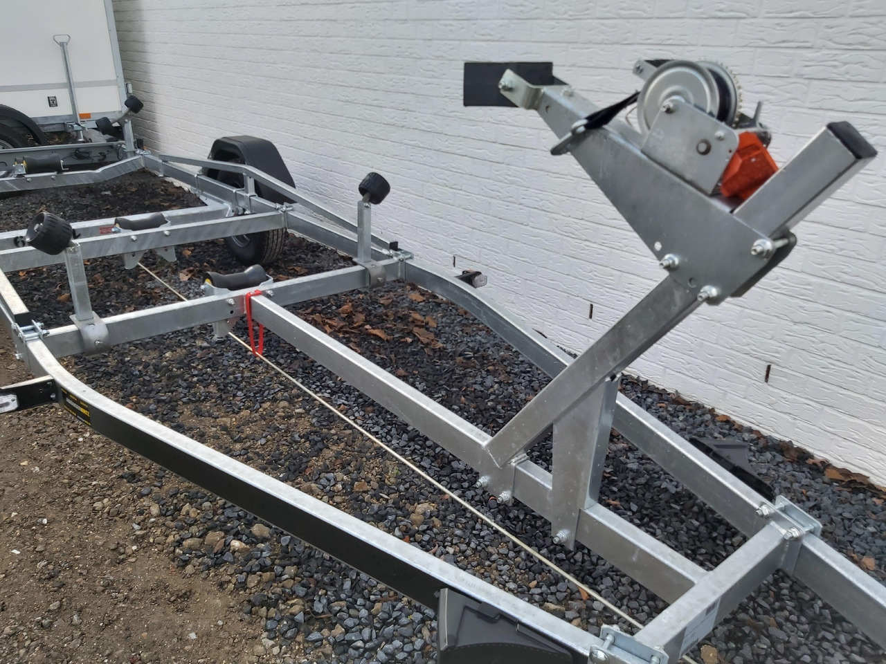 Brenderup Bootstrailer Premium 201300B SR mit Rollen Boote bis 600cm 1300kg Modell 2024 311967 - Remolque para barco: foto 4 Brenderup Bootstrailer Premium 201300B SR mit Rollen Boote bis 600cm 1300kg Modell 2024 311967 - Remolque para barco: foto 4