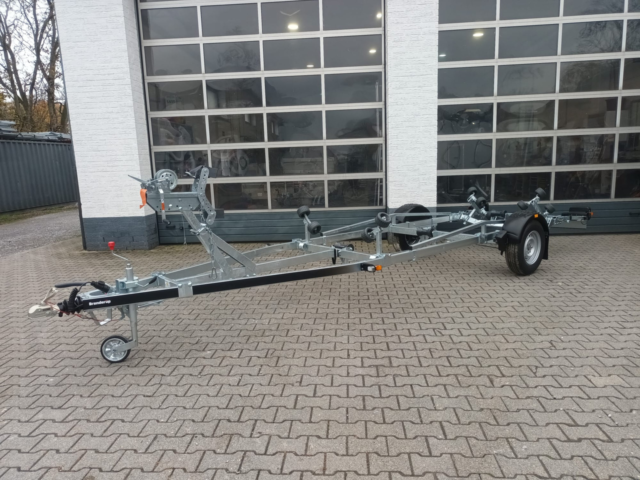 Brenderup Bootstrailer Premium 201500B SR X LED Superrollen 1500kg - Remolque para barco: foto 1 Brenderup Bootstrailer Premium 201500B SR X LED Superrollen 1500kg - Remolque para barco: foto 1
