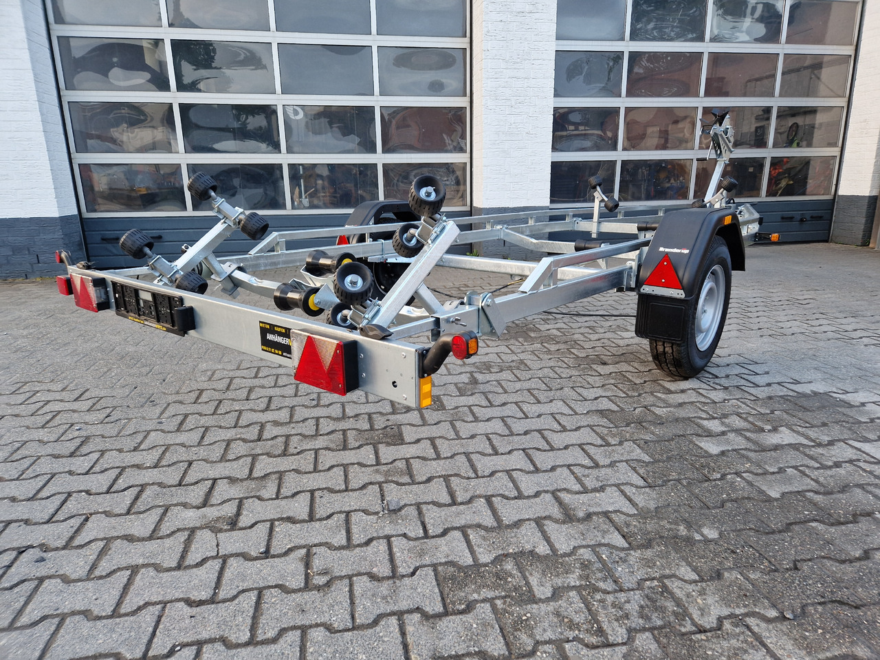 Brenderup Bootstrailer Premium 221800 B SR 1800 Superrollen Winde Boote bis 640cm 1800kg 312267 - Remolque para barco: foto 5 Brenderup Bootstrailer Premium 221800 B SR 1800 Superrollen Winde Boote bis 640cm 1800kg 312267 - Remolque para barco: foto 5