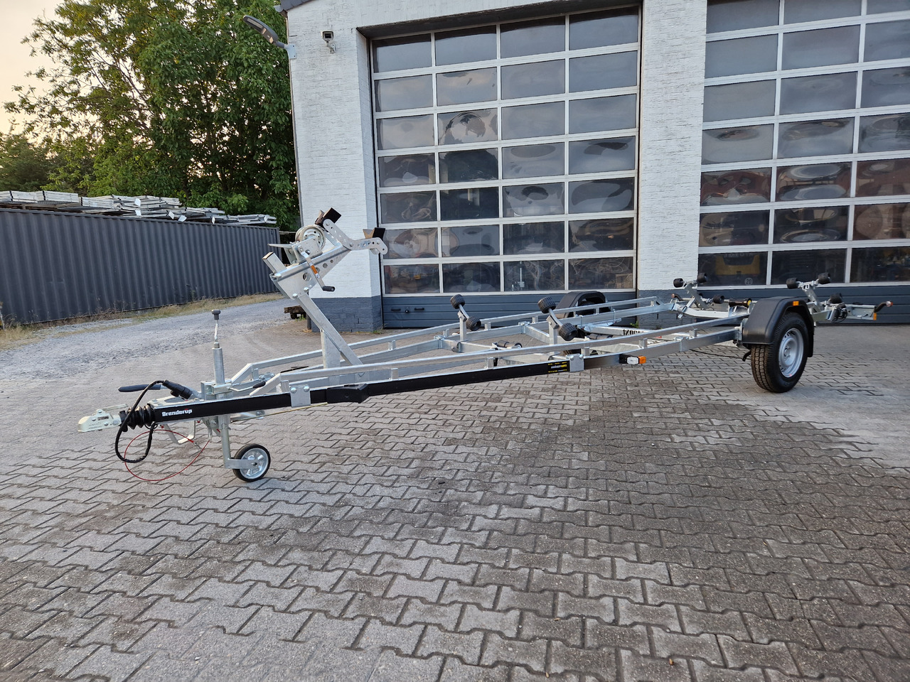 Brenderup Bootstrailer Premium 221800 B SR 1800 Superrollen Winde Boote bis 640cm 1800kg 312267 - Remolque para barco: foto 1 Brenderup Bootstrailer Premium 221800 B SR 1800 Superrollen Winde Boote bis 640cm 1800kg 312267 - Remolque para barco: foto 1