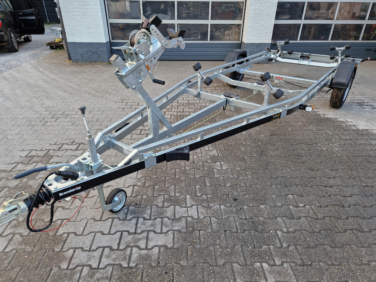 Brenderup Bootstrailer Premium 221800 B SR 1800 Superrollen Winde Boote bis 640cm 1800kg 312267 - Remolque para barco: foto 2 Brenderup Bootstrailer Premium 221800 B SR 1800 Superrollen Winde Boote bis 640cm 1800kg 312267 - Remolque para barco: foto 2