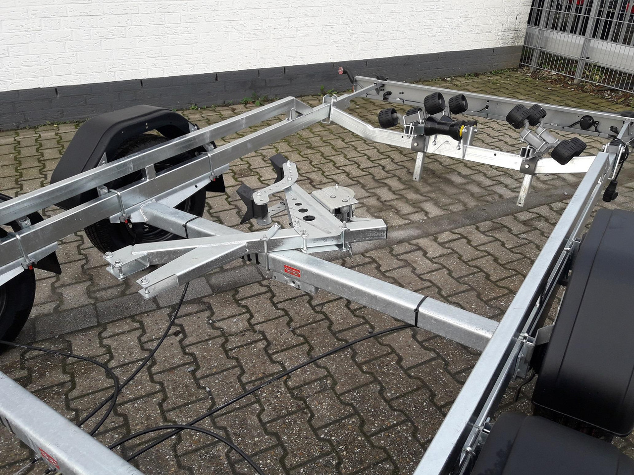 Brenderup Bootstrailer Premium 242500 TB SR 2500 Superrollen Winde 2500kg 312269 Modell 2024 - Remolque para barco: foto 4 Brenderup Bootstrailer Premium 242500 TB SR 2500 Superrollen Winde 2500kg 312269 Modell 2024 - Remolque para barco: foto 4