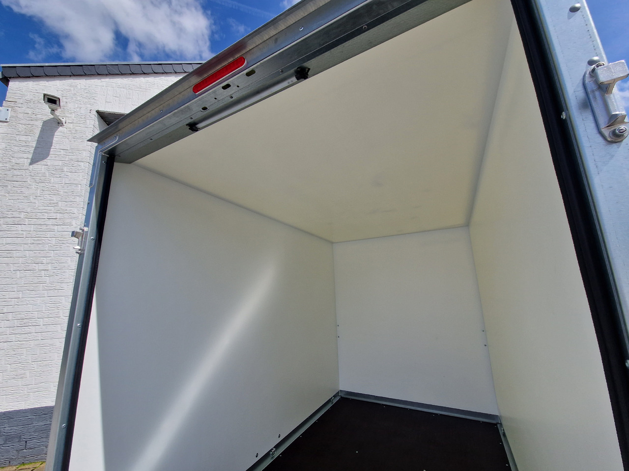 Brenderup Cargo Dynamic CD260 BD R 260x150x185 Heckrampe Wabenwände (S) 1300kg - Remolque caja cerrada: foto 2 Brenderup Cargo Dynamic CD260 BD R 260x150x185 Heckrampe Wabenwände (S) 1300kg - Remolque caja cerrada: foto 2