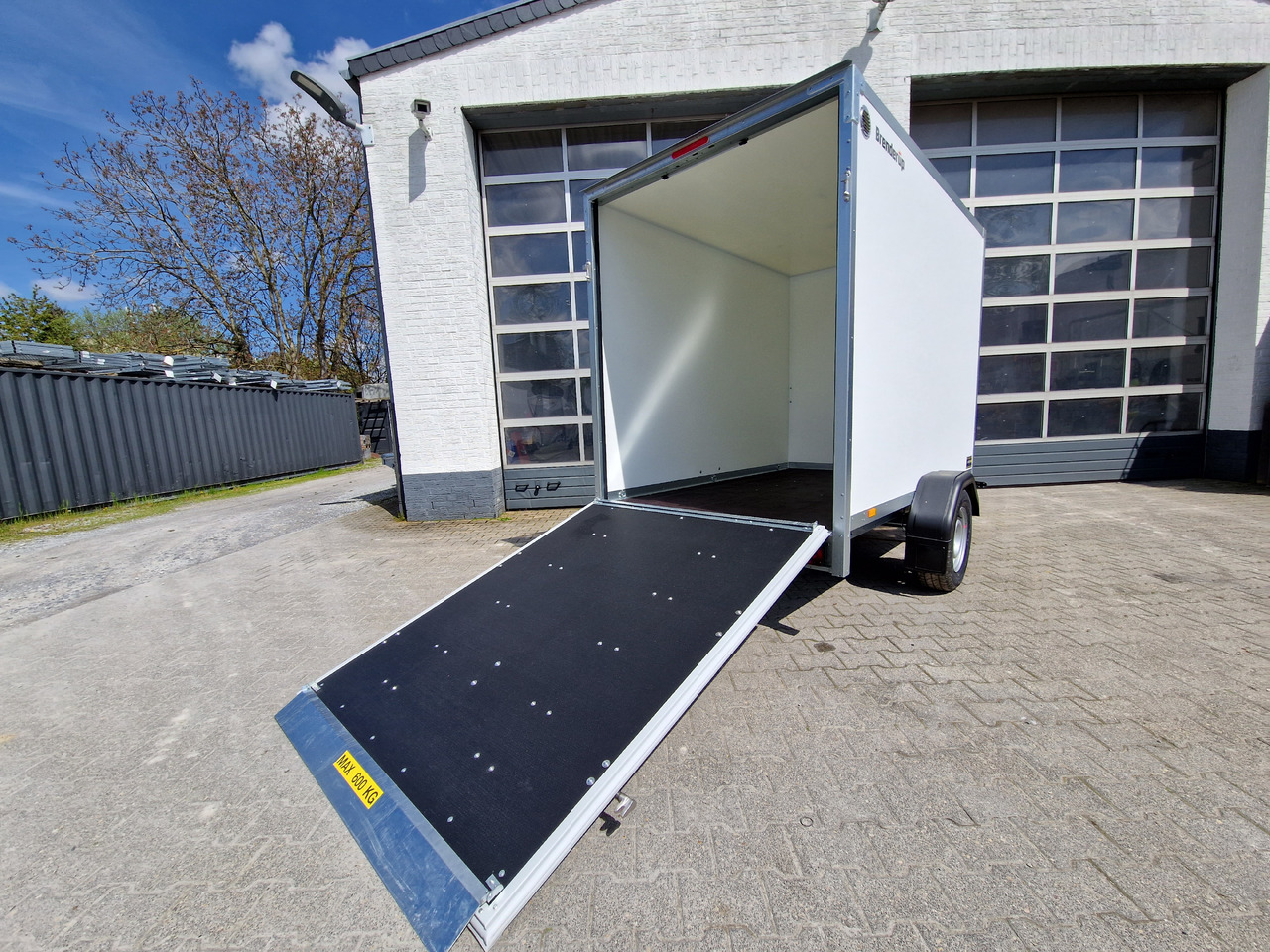 Brenderup Cargo Dynamic CD260 BD R 260x150x185 Heckrampe Wabenwände (S) 1300kg - Remolque caja cerrada: foto 3 Brenderup Cargo Dynamic CD260 BD R 260x150x185 Heckrampe Wabenwände (S) 1300kg - Remolque caja cerrada: foto 3