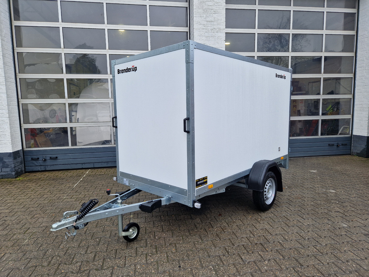 Brenderup Cargo Dynamic CD260 UBD 260x130x150cm Hecktüren Wabenwände (S) 750kg - Remolque caja cerrada: foto 1 Brenderup Cargo Dynamic CD260 UBD 260x130x150cm Hecktüren Wabenwände (S) 750kg - Remolque caja cerrada: foto 1