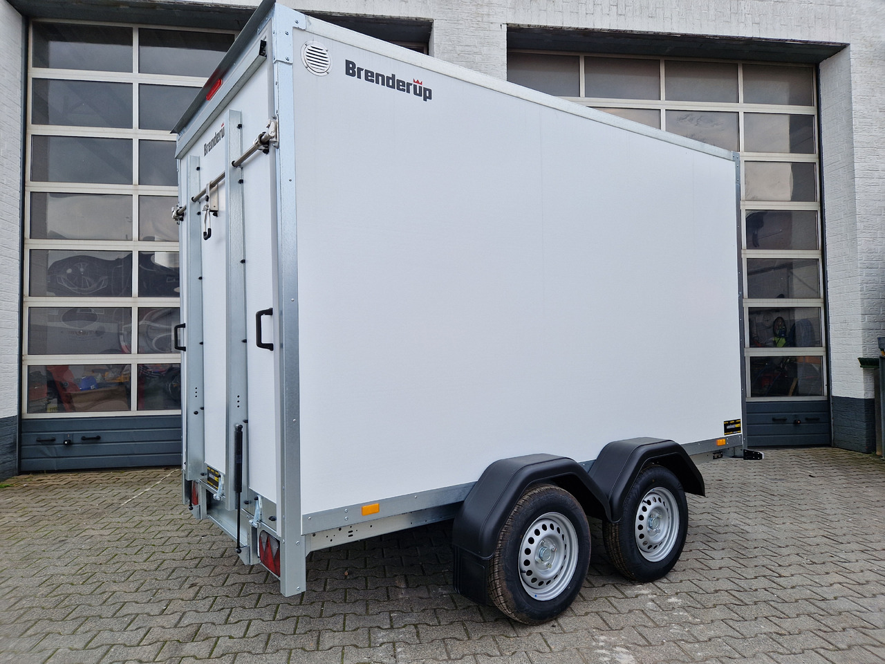 Brenderup Cargo Dynamic CD300 TB R 300x150x185cm Heckrampe Wabenwände (M) 2000kg - Remolque caja cerrada: foto 4 Brenderup Cargo Dynamic CD300 TB R 300x150x185cm Heckrampe Wabenwände (M) 2000kg - Remolque caja cerrada: foto 4