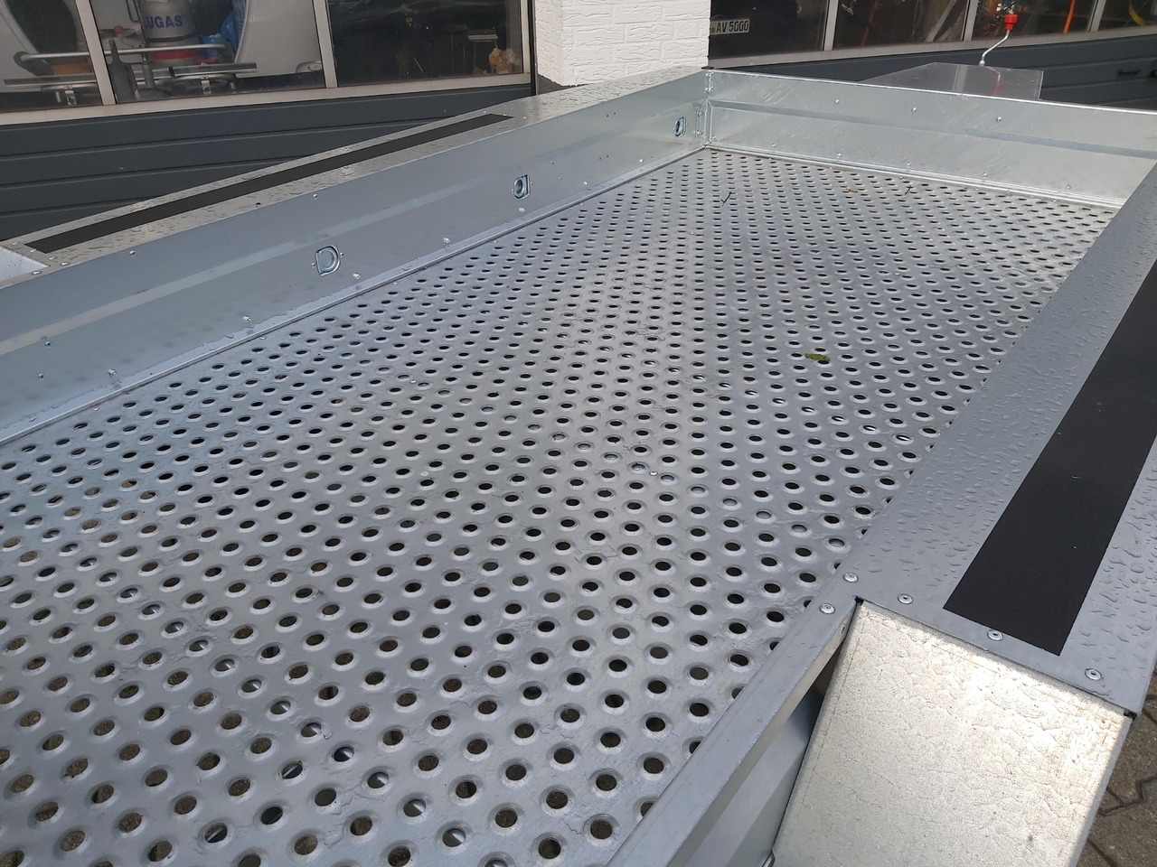 Brenderup Maschinentransporter MT 3080 STF 308x152x25cm Stahllochboden 3000kg - Remolque porta maquinaria: foto 2 Brenderup Maschinentransporter MT 3080 STF 308x152x25cm Stahllochboden 3000kg - Remolque porta maquinaria: foto 2