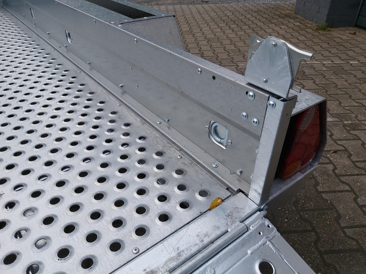 Brenderup Maschinentransporter MT 3080 STF 308x152x25cm Stahllochboden 3000kg - Remolque porta maquinaria: foto 5 Brenderup Maschinentransporter MT 3080 STF 308x152x25cm Stahllochboden 3000kg - Remolque porta maquinaria: foto 5