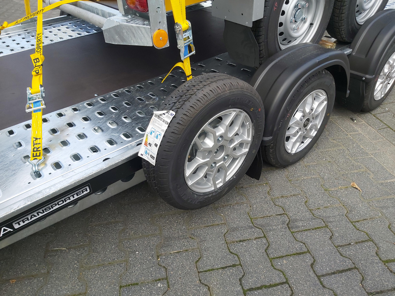 Brian James A4 Transporter 450x200cm black X Rampen 240cm Stützen Alufelgen silver 2600kg - Remolque portavehículos: foto 4 Brian James A4 Transporter 450x200cm black X Rampen 240cm Stützen Alufelgen silver 2600kg - Remolque portavehículos: foto 4