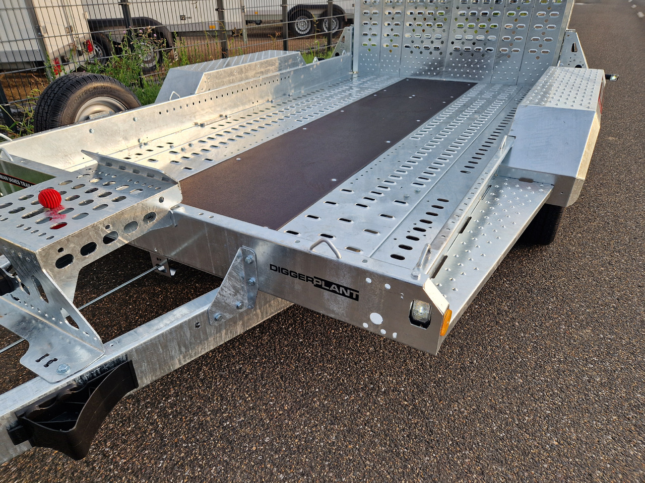 Brian James Digger Plant 543-3217-35 320x170 Auffahrklappe Reserverad Schaufelablage 3500kg - Remolque porta maquinaria: foto 5 Brian James Digger Plant 543-3217-35 320x170 Auffahrklappe Reserverad Schaufelablage 3500kg - Remolque porta maquinaria: foto 5