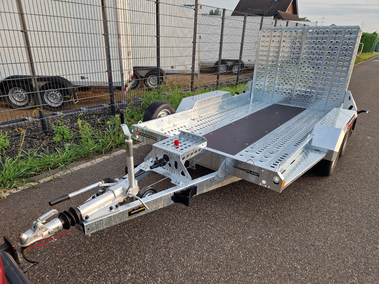 Brian James Digger Plant 543-3217-35 320x170 Auffahrklappe Reserverad Schaufelablage 3500kg - Remolque porta maquinaria: foto 3 Brian James Digger Plant 543-3217-35 320x170 Auffahrklappe Reserverad Schaufelablage 3500kg - Remolque porta maquinaria: foto 3