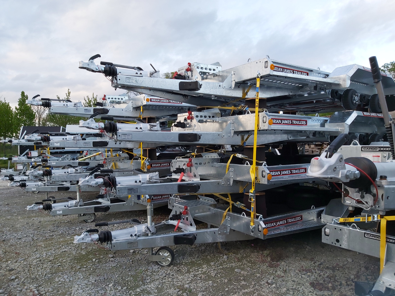 Brian James Digger Plant 543-3717-35-2 370x170cm 3500kg Rampen Reserverad 2736kg Nutzlast Aktion 24 - Remolque porta maquinaria: foto 4 Brian James Digger Plant 543-3717-35-2 370x170cm 3500kg Rampen Reserverad 2736kg Nutzlast Aktion 24 - Remolque porta maquinaria: foto 4