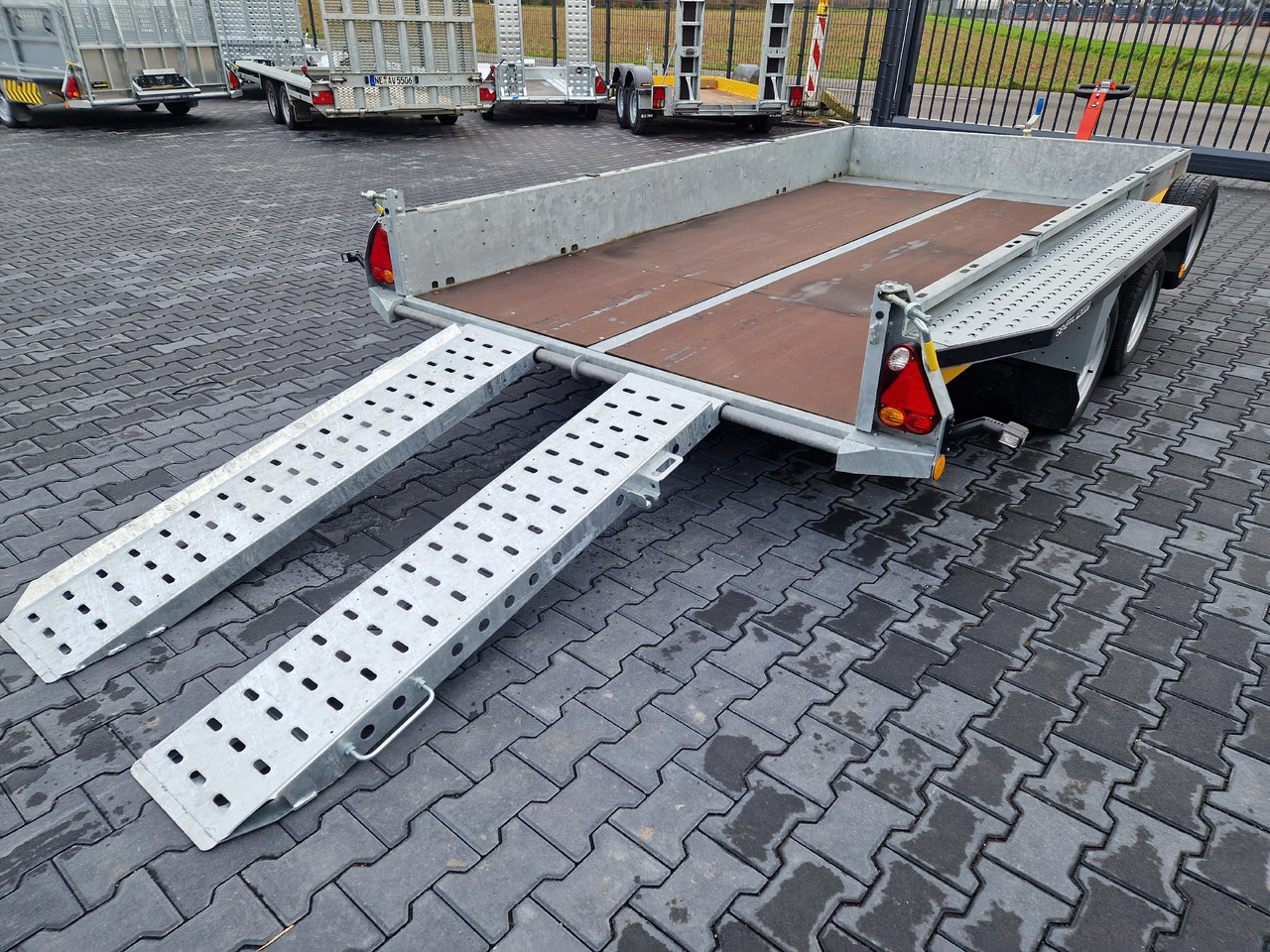 Brian James General Plant 360x185x25cm Auffahrrampen Reserverad (L) 3500kg - Remolque porta maquinaria: foto 5 Brian James General Plant 360x185x25cm Auffahrrampen Reserverad (L) 3500kg - Remolque porta maquinaria: foto 5
