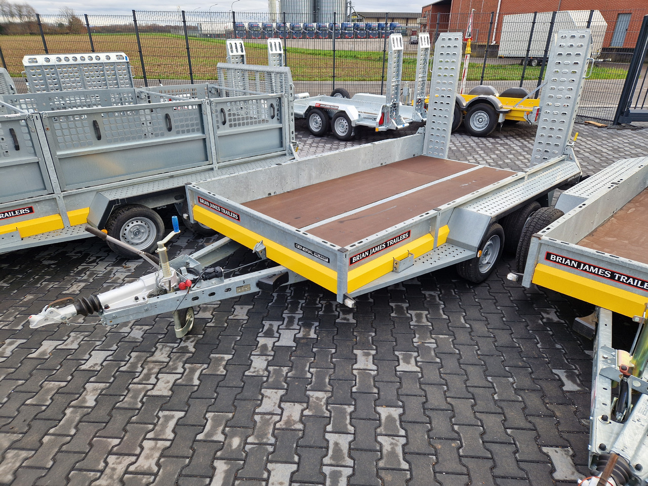 Brian James General Plant 360x185x25cm Auffahrrampen Reserverad (L) 3500kg - Remolque porta maquinaria: foto 1 Brian James General Plant 360x185x25cm Auffahrrampen Reserverad (L) 3500kg - Remolque porta maquinaria: foto 1
