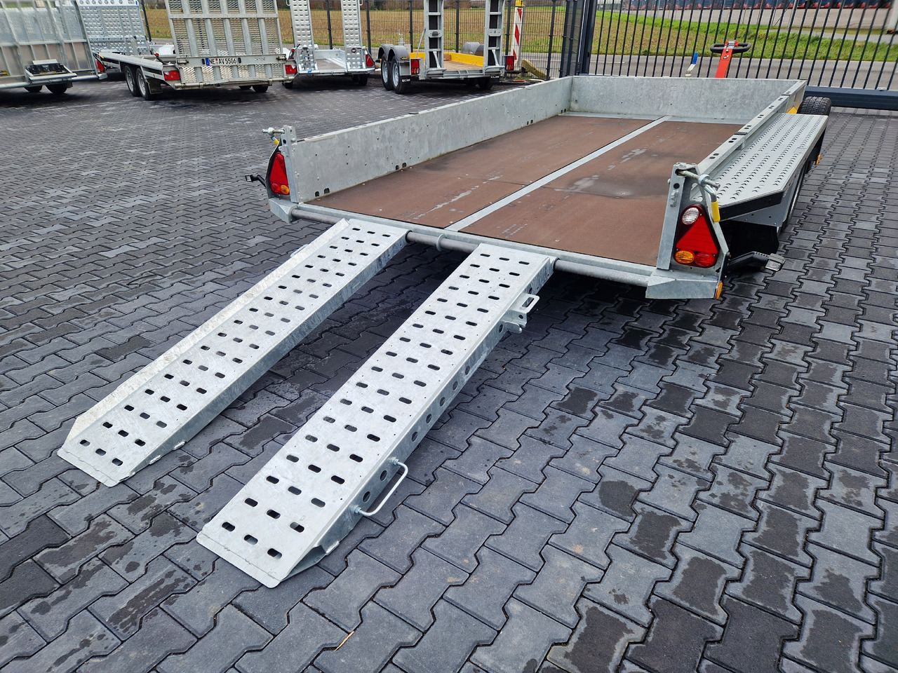 Brian James General Plant 360x185x25cm Auffahrrampen Reserverad (L) 3500kg - Remolque porta maquinaria: foto 3 Brian James General Plant 360x185x25cm Auffahrrampen Reserverad (L) 3500kg - Remolque porta maquinaria: foto 3