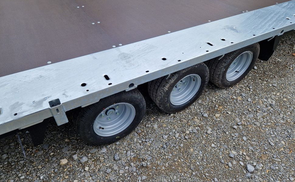 Brian James Trailer Connect 500x210cm black plateau Tridem 10" 3500kg - Remolque plataforma/ Caja abierta: foto 1 Brian James Trailer Connect 500x210cm black plateau Tridem 10" 3500kg - Remolque plataforma/ Caja abierta: foto 1