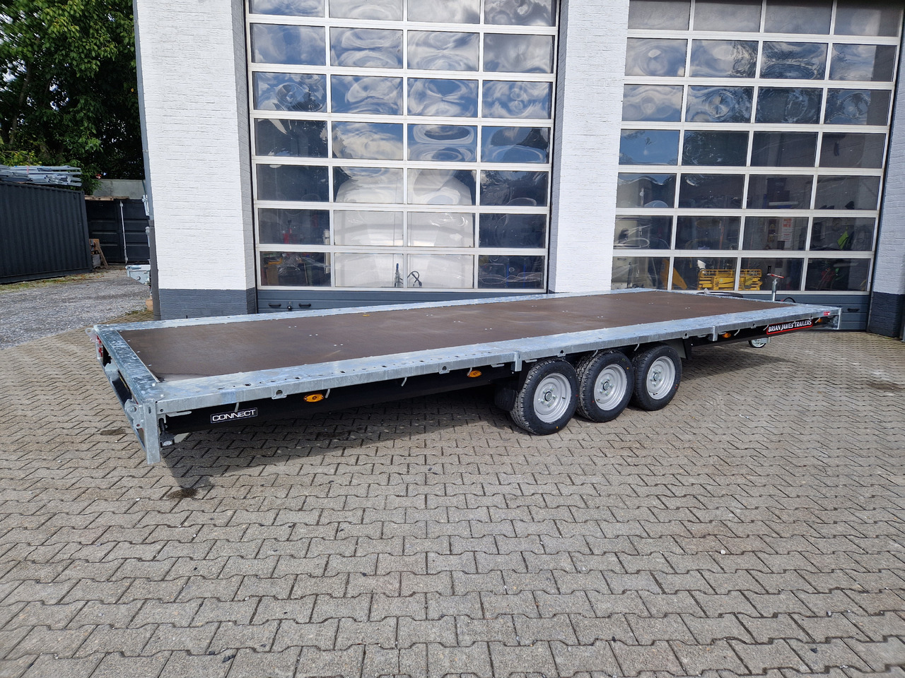 Brian James Trailer Connect 600x243cm plattform blackline Tridem 12" 3500kg - Remolque plataforma/ Caja abierta: foto 4 Brian James Trailer Connect 600x243cm plattform blackline Tridem 12" 3500kg - Remolque plataforma/ Caja abierta: foto 4