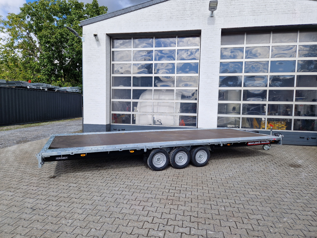 Brian James Trailer Connect 600x243cm plattform blackline Tridem 12" 3500kg - Remolque plataforma/ Caja abierta: foto 3 Brian James Trailer Connect 600x243cm plattform blackline Tridem 12" 3500kg - Remolque plataforma/ Caja abierta: foto 3