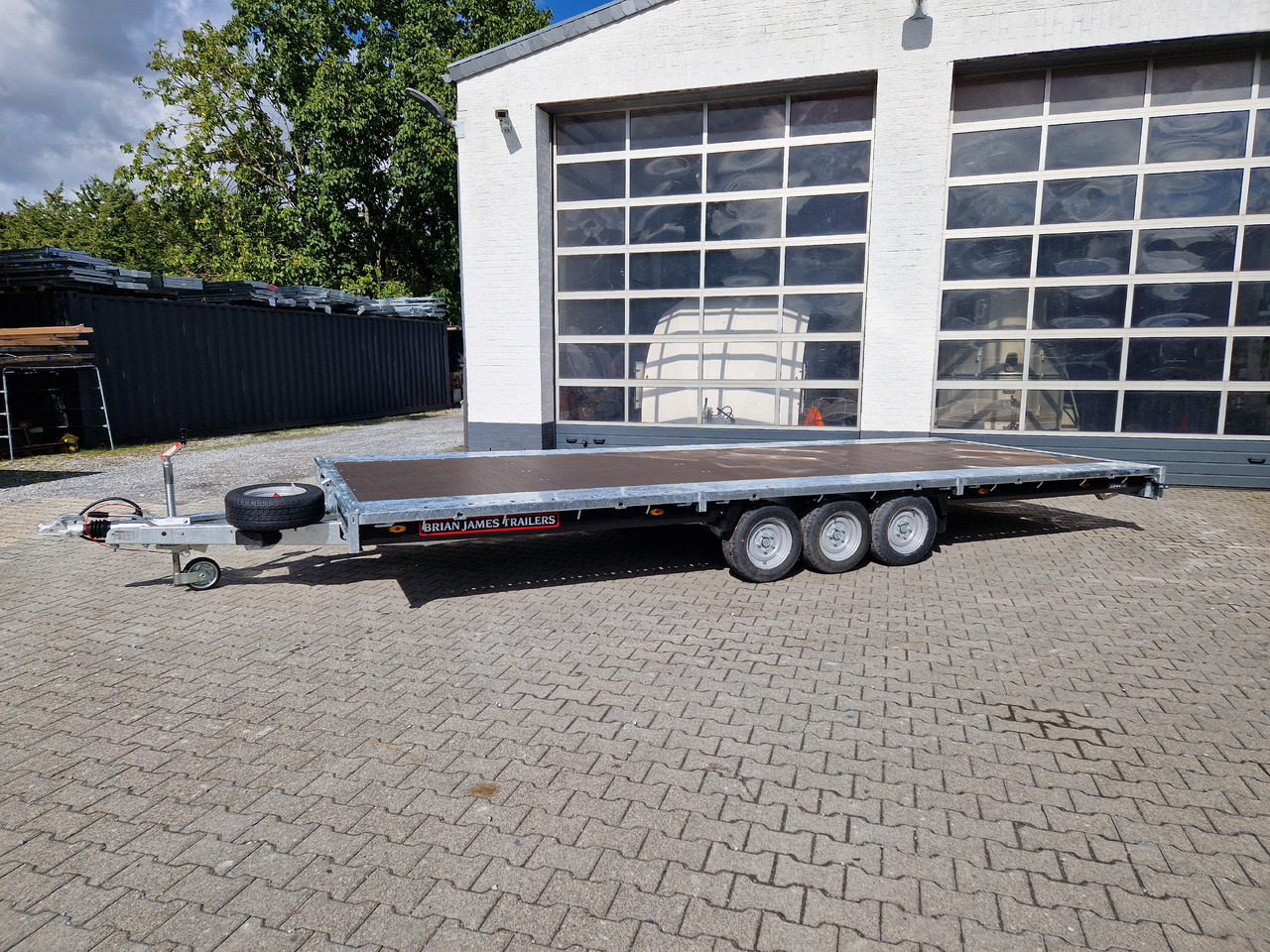 Brian James Trailer Connect 600x243cm plattform blackline Tridem 12" 3500kg - Remolque plataforma/ Caja abierta: foto 2 Brian James Trailer Connect 600x243cm plattform blackline Tridem 12" 3500kg - Remolque plataforma/ Caja abierta: foto 2