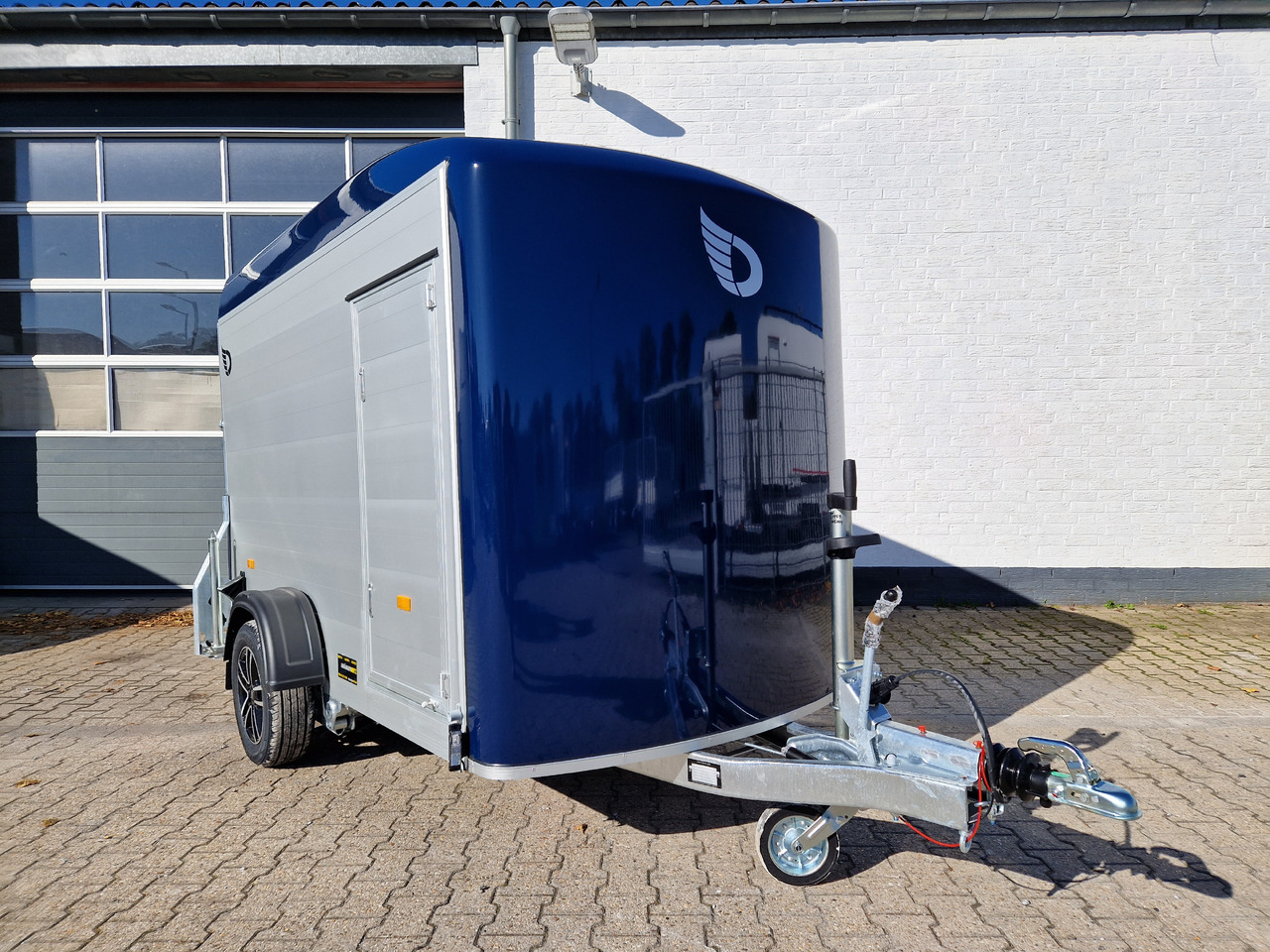 Cargo Roadster 300 300x150x184cm Alu Poly royal blau Alufelgen darkline Pullman 1300kg 100km/H - Remolque caja cerrada: foto 2 Cargo Roadster 300 300x150x184cm Alu Poly royal blau Alufelgen darkline Pullman 1300kg 100km/H - Remolque caja cerrada: foto 2