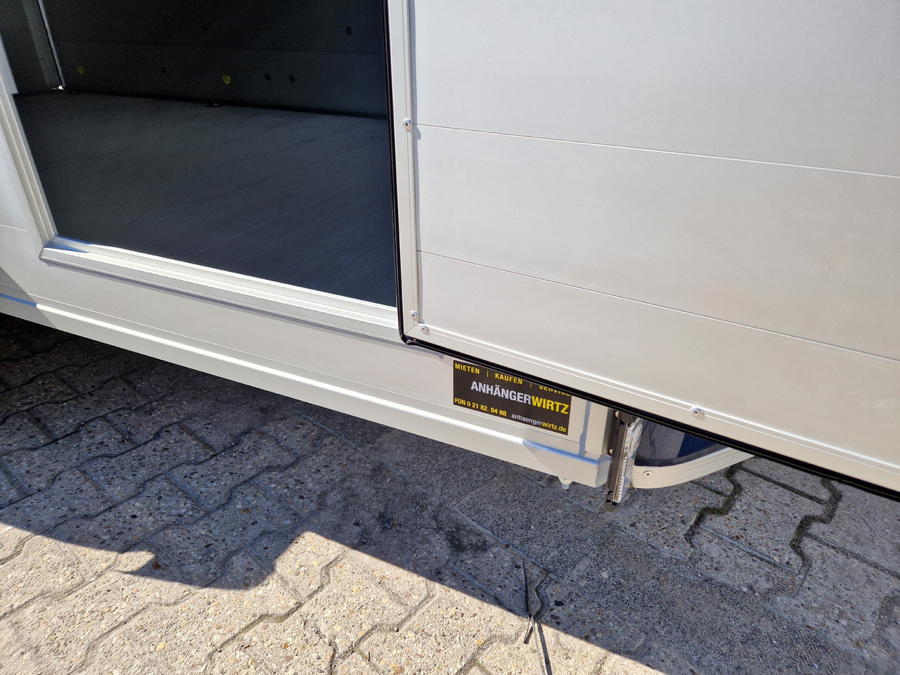 Remolque caja cerrada Cargo Roadster 700 plus 375x180x200cm Alu Poly kingblue Seitentür Pullman 2600kg 100km/H Aktion: foto 10