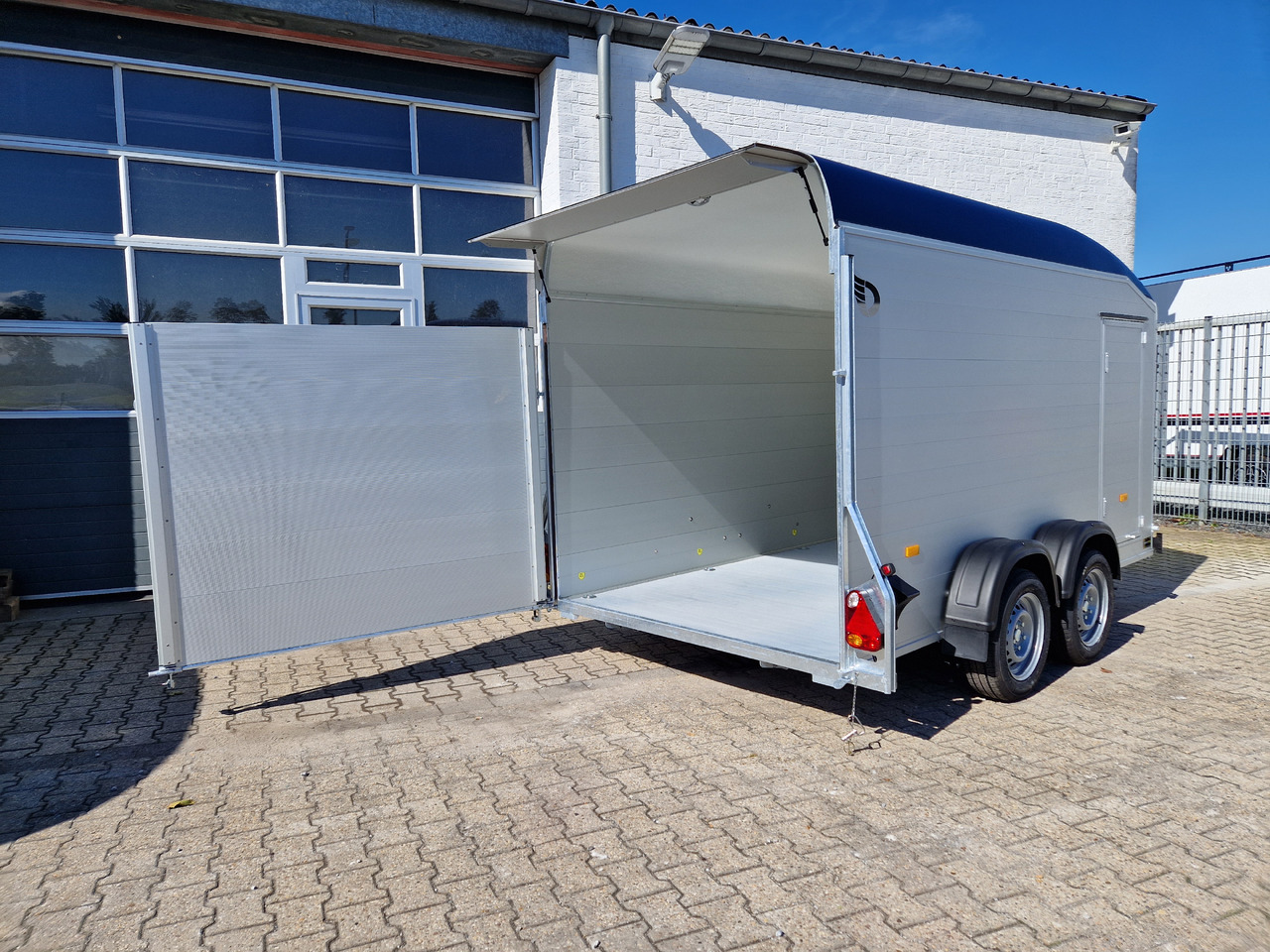 Remolque caja cerrada Cargo Roadster 700 plus 375x180x200cm Alu Poly kingblue Seitentür Pullman 2600kg 100km/H Aktion: foto 13