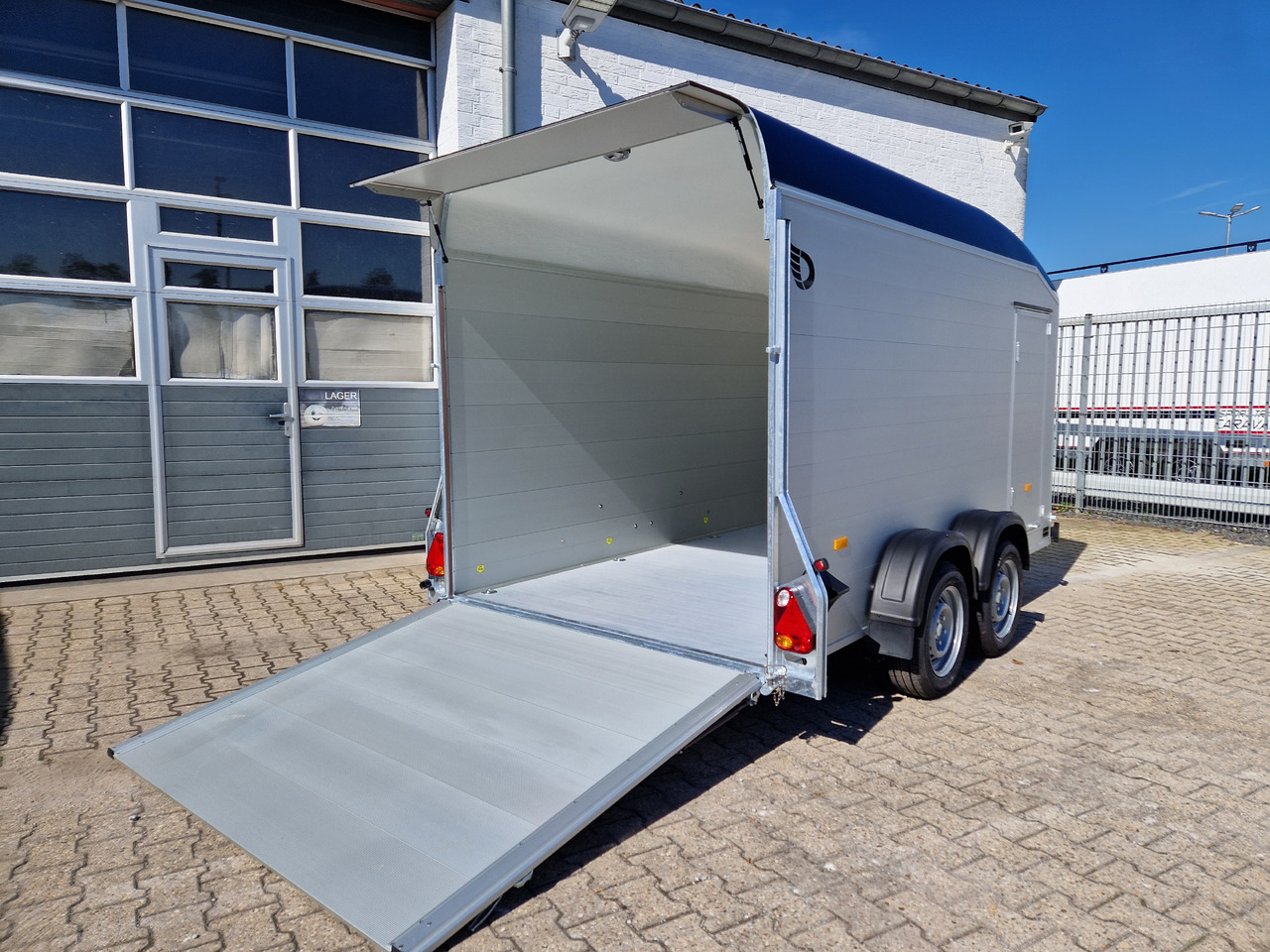 Remolque caja cerrada Cargo Roadster 700 plus 375x180x200cm Alu Poly kingblue Seitentür Pullman 2600kg 100km/H Aktion: foto 7