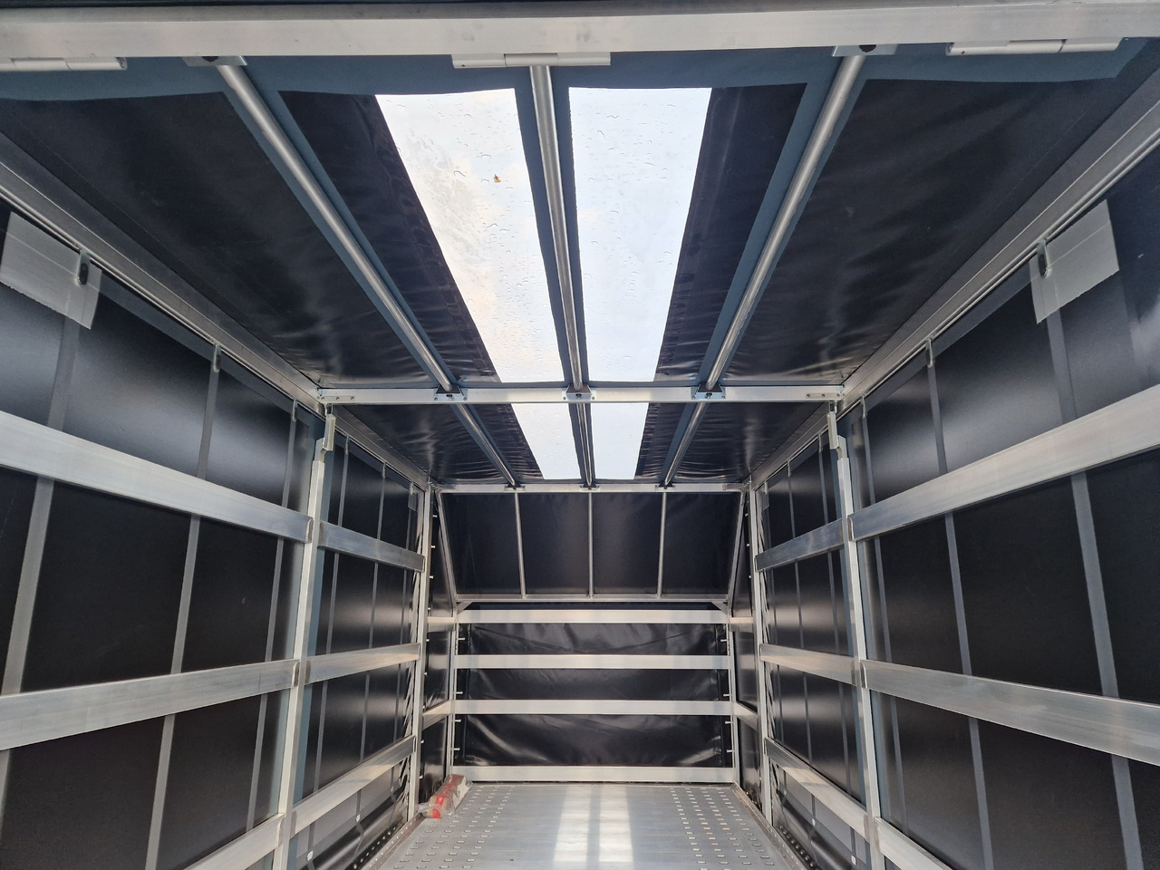Remolque portavehículos Cartrailer Mototent Silverstone Light Alu 520x210x200cm blackline Tridem 10" (XXL) 3500kg: foto 12