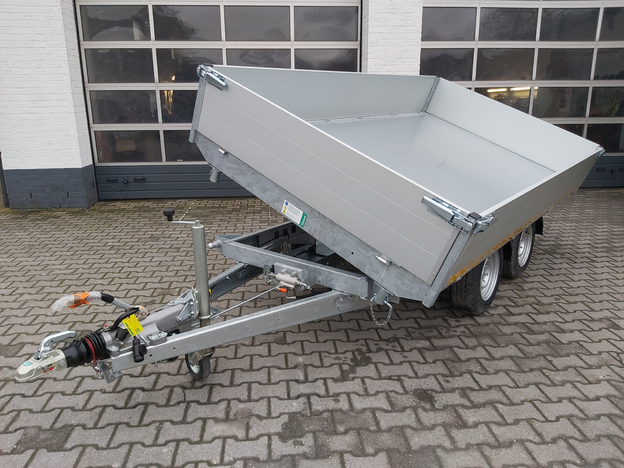 Kipper 330x180x40cm Elektrisch+Notpumpe Profi Rahmen+ (L) 3500kg Abverkauf 2te Wahl - Remolque volquete: foto 1 Kipper 330x180x40cm Elektrisch+Notpumpe Profi Rahmen+ (L) 3500kg Abverkauf 2te Wahl - Remolque volquete: foto 1
