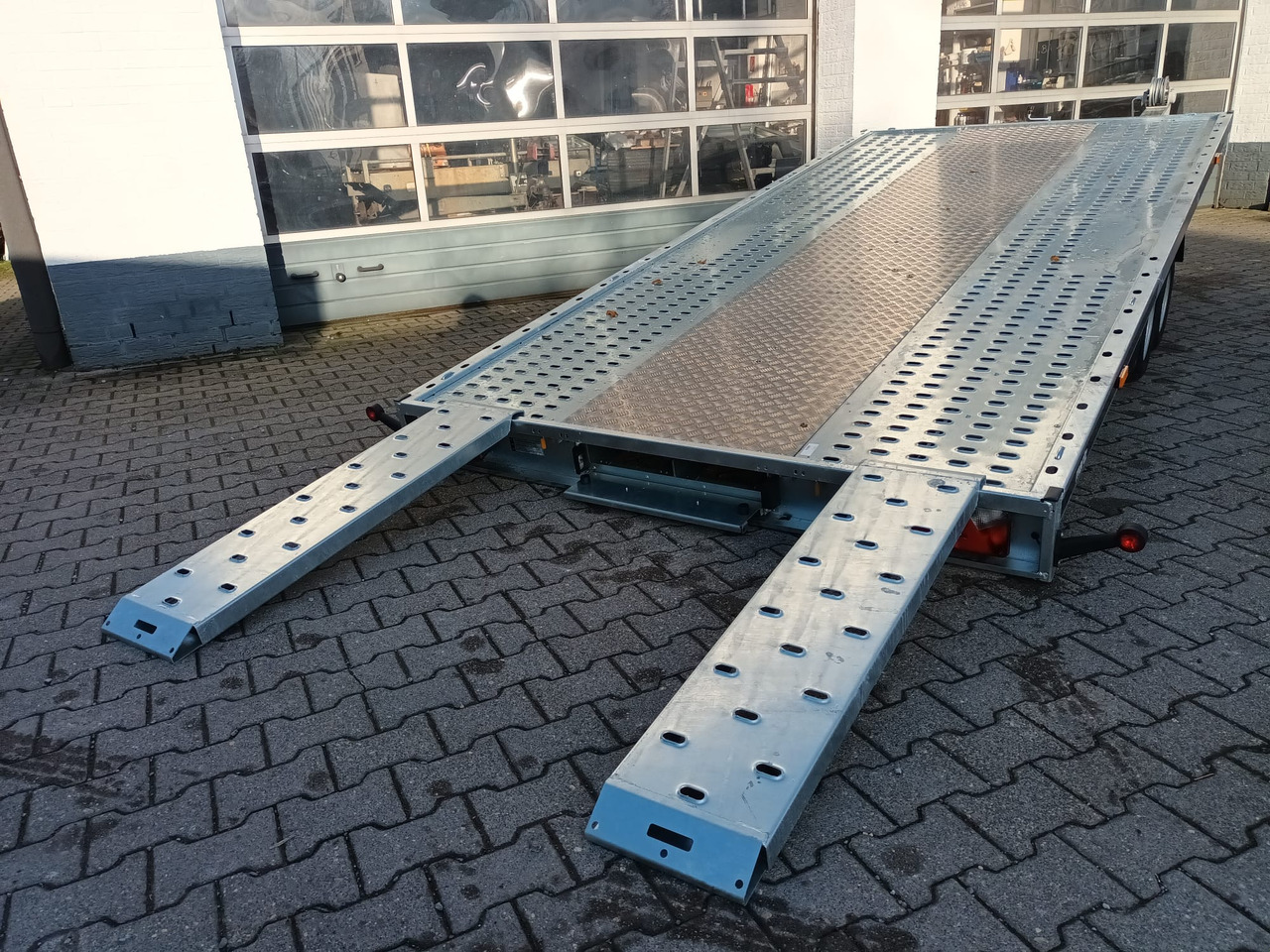 Martz GT kipp 450/2 S 450x215cm easyload ankippbar Lohr Stahl & Aluboden Seilwinde 10" 3000kg - Remolque porta maquinaria: foto 5 Martz GT kipp 450/2 S 450x215cm easyload ankippbar Lohr Stahl & Aluboden Seilwinde 10" 3000kg - Remolque porta maquinaria: foto 5