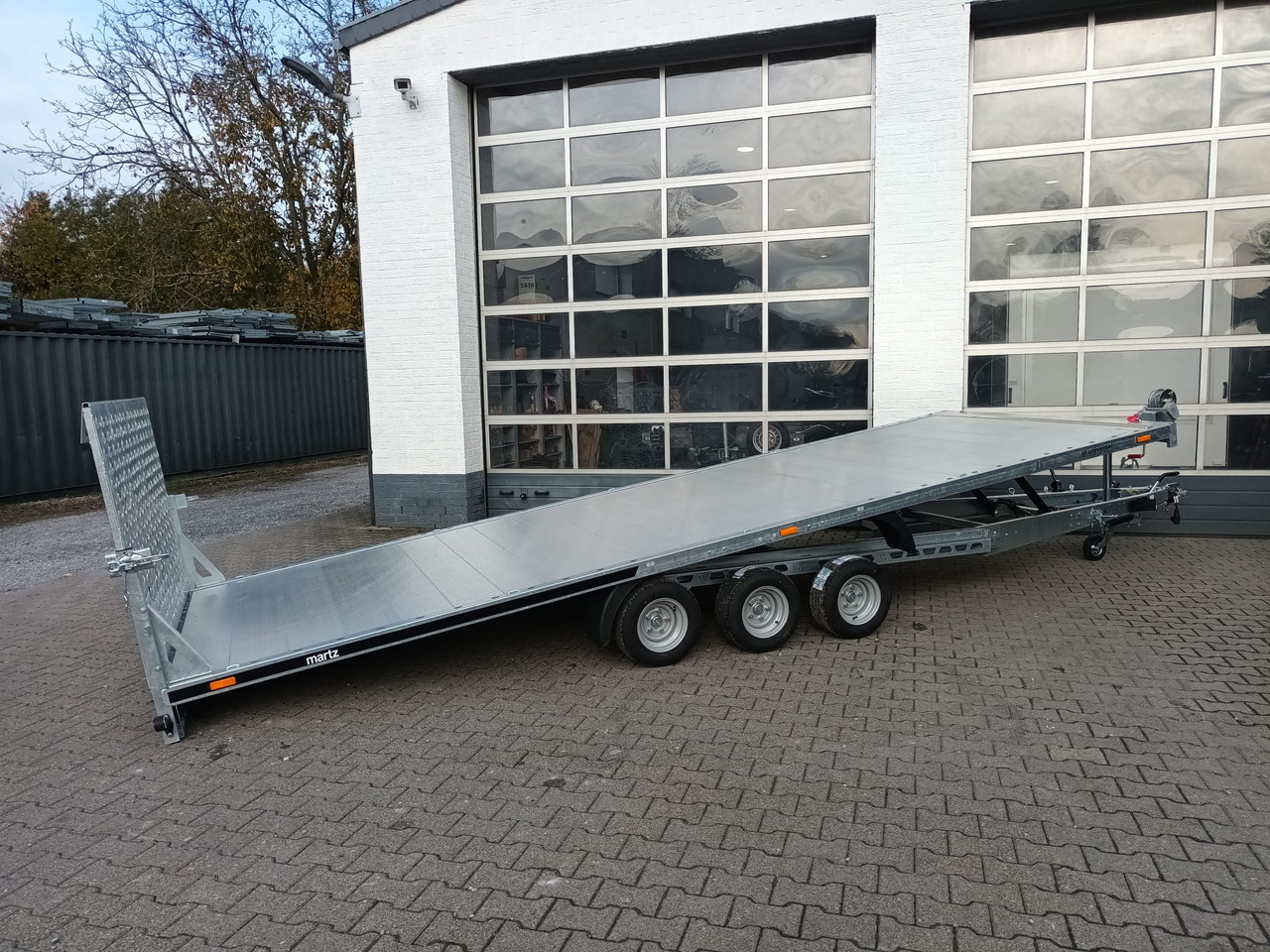 Martz Universal GT KIPP 600/3 S 600x210cm Aluboden ankippbar Hecklappe Winde Tridem 10" 3500kg - Remolque porta maquinaria: foto 3 Martz Universal GT KIPP 600/3 S 600x210cm Aluboden ankippbar Hecklappe Winde Tridem 10" 3500kg - Remolque porta maquinaria: foto 3