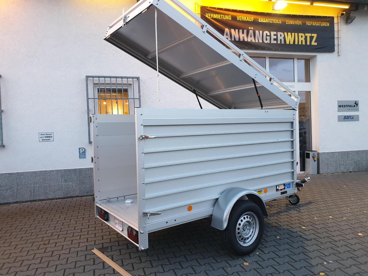 PKW Anhänger Koch Aluline 4.13 Deckel Hecktür Aluboden DV 250x125x125cm 1300kg 100 km/H Modell 23 - Remolque caja cerrada: foto 3 PKW Anhänger Koch Aluline 4.13 Deckel Hecktür Aluboden DV 250x125x125cm 1300kg 100 km/H Modell 23 - Remolque caja cerrada: foto 3