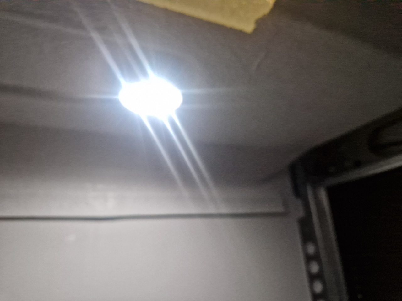 Remolque de coche Race BOX 610-5019-30-2-12-B 500x195x200cm Flügeltüren Rückfahrkamera Lüfter 3000kg: foto 7