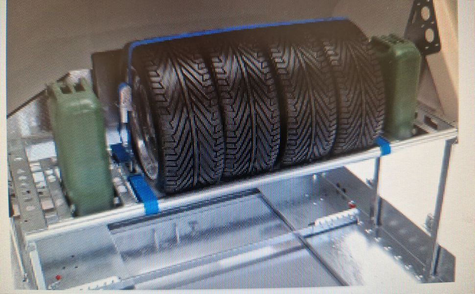 Reifenregal und Staubox für Brian James Race Shuttle Race Shuttle 2 Race Shuttle 3 - Remolque portavehículos: foto 1 Reifenregal und Staubox für Brian James Race Shuttle Race Shuttle 2 Race Shuttle 3 - Remolque portavehículos: foto 1