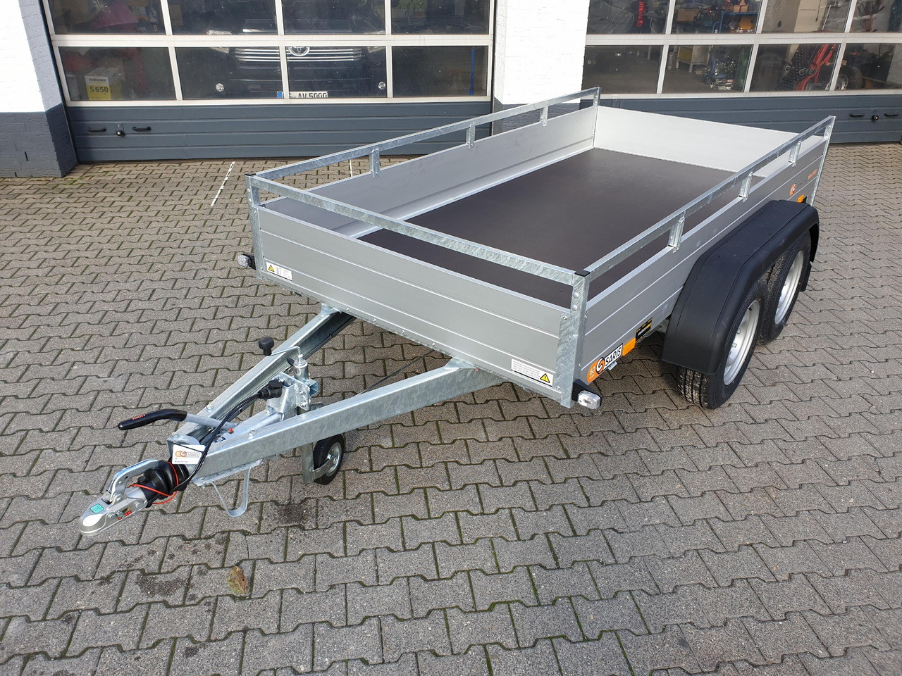 Saris Anhänger FW2700 McAlu Pro 305x153x45cm (M) 2700kg Winter online Aktion - Remolque plataforma/ Caja abierta: foto 2 Saris Anhänger FW2700 McAlu Pro 305x153x45cm (M) 2700kg Winter online Aktion - Remolque plataforma/ Caja abierta: foto 2