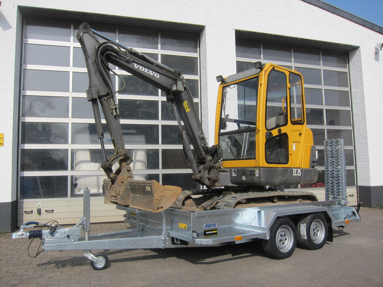 Saris Baggeranhänger Magnum Explorer 3000 V Rampen verschiebbar 3000kg Online Aktion - Remolque porta maquinaria: foto 1 Saris Baggeranhänger Magnum Explorer 3000 V Rampen verschiebbar 3000kg Online Aktion - Remolque porta maquinaria: foto 1