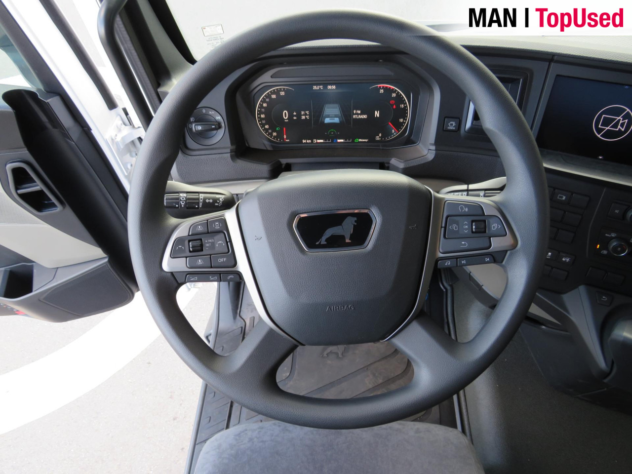 MAN TGX 18.520 4x2 LL SA ADR - Cabeza tractora: foto 5 MAN TGX 18.520 4x2 LL SA ADR - Cabeza tractora: foto 5