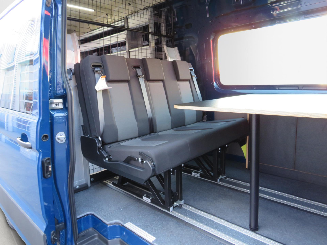 VOLKSWAGEN Crafter 55 L5 Superhochdach Doka BOTT-Ausbau Klima - Furgón: foto 4 VOLKSWAGEN Crafter 55 L5 Superhochdach Doka BOTT-Ausbau Klima - Furgón: foto 4