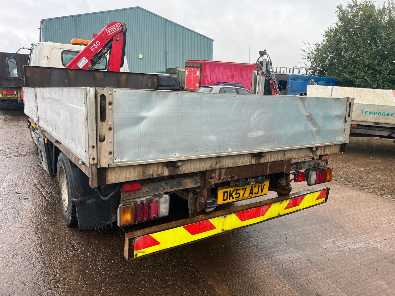 Isuzu NQR 70 - Camión caja abierta, Camión grúa: foto 4 Isuzu NQR 70 - Camión caja abierta, Camión grúa: foto 4