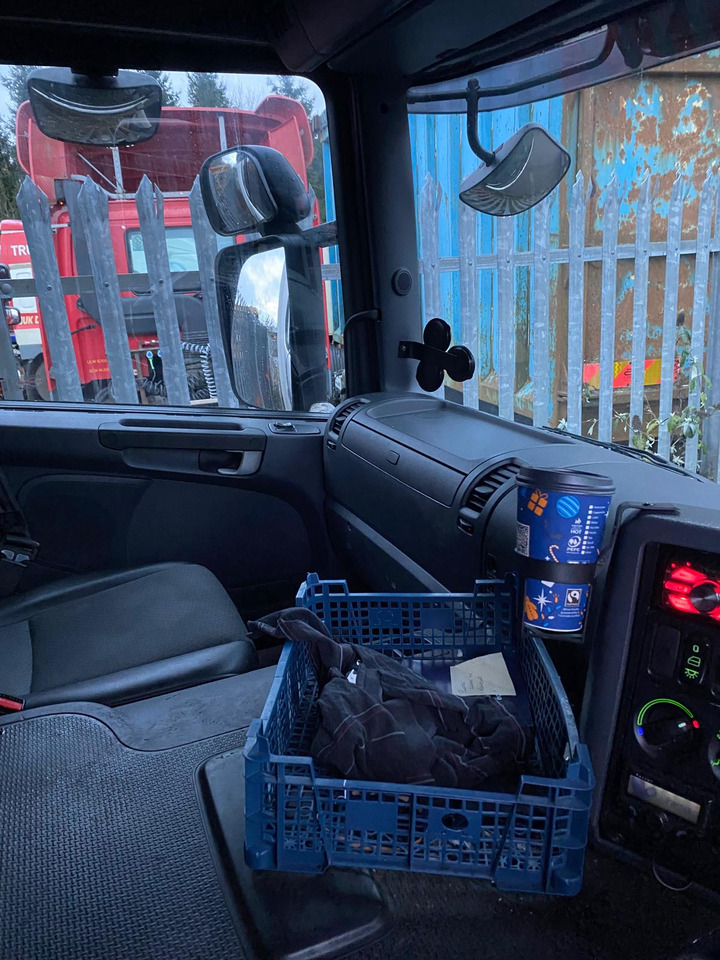 Scania P230 4x2 - Furgoneta caja cerrada: foto 5 Scania P230 4x2 - Furgoneta caja cerrada: foto 5