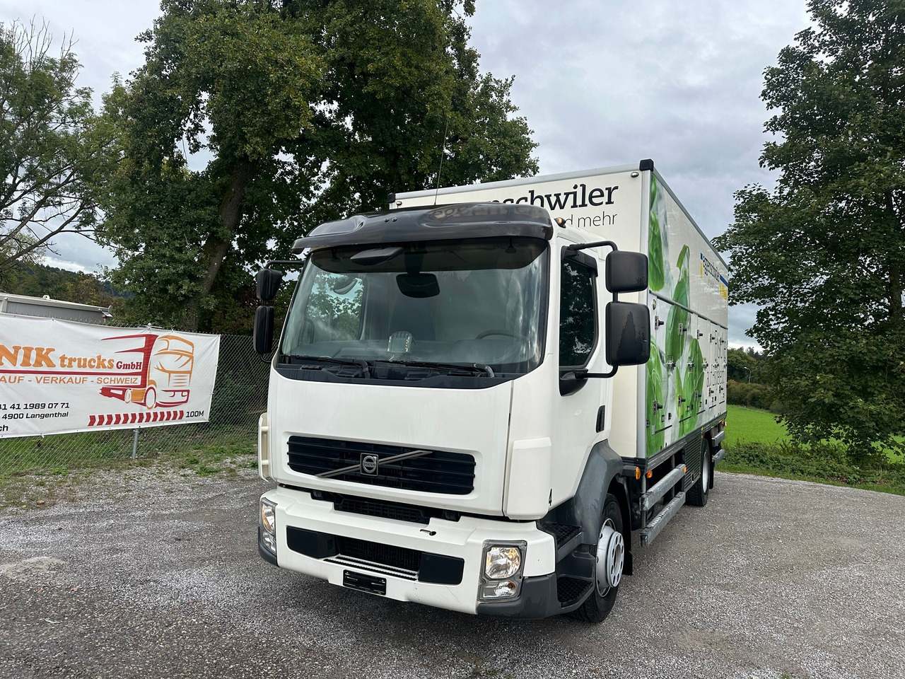 VOLVO Volvo FLL 240 4x2 Tiefkühler - Camión frigorífico: foto 1 VOLVO Volvo FLL 240 4x2 Tiefkühler - Camión frigorífico: foto 1