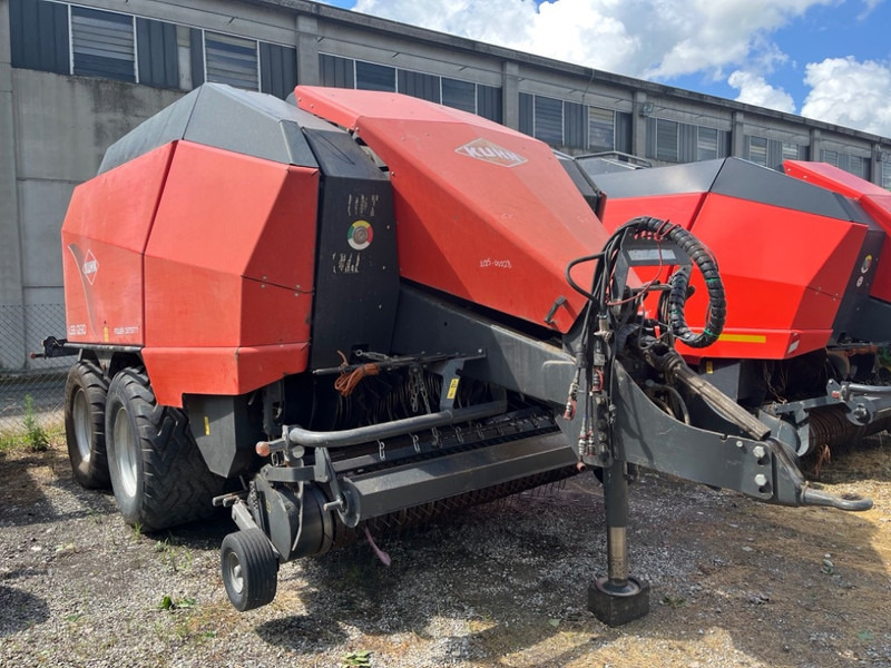Kuhn LSB 1290 - Empacadora de pacas cuadradas: foto 2 Kuhn LSB 1290 - Empacadora de pacas cuadradas: foto 2