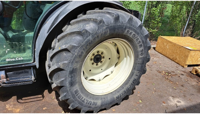 New Holland TN 95 D A - Tractor: foto 5 New Holland TN 95 D A - Tractor: foto 5