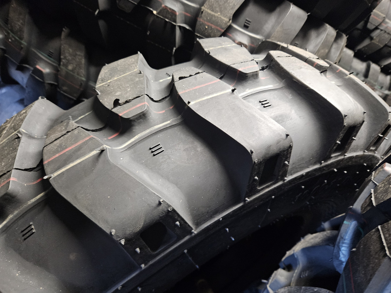 Armour TI300 10.00-20 - Neumático para Excavadora de ruedas: foto 5 Armour TI300 10.00-20 - Neumático para Excavadora de ruedas: foto 5