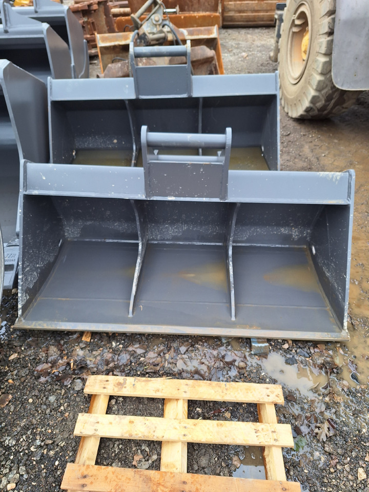 BALAVTO Slope bucket 1600 mm Volvo S60 - Cazo: foto 1 BALAVTO Slope bucket 1600 mm Volvo S60 - Cazo: foto 1