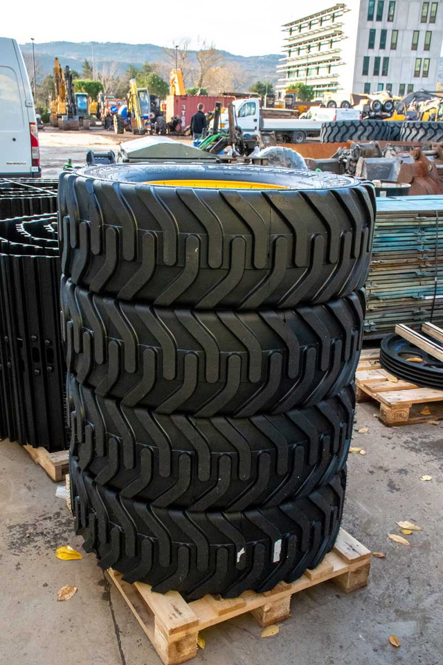 Bandenmarkt 315/70R22.5 - Rueda completa para Excavadora: foto 2 Bandenmarkt 315/70R22.5 - Rueda completa para Excavadora: foto 2
